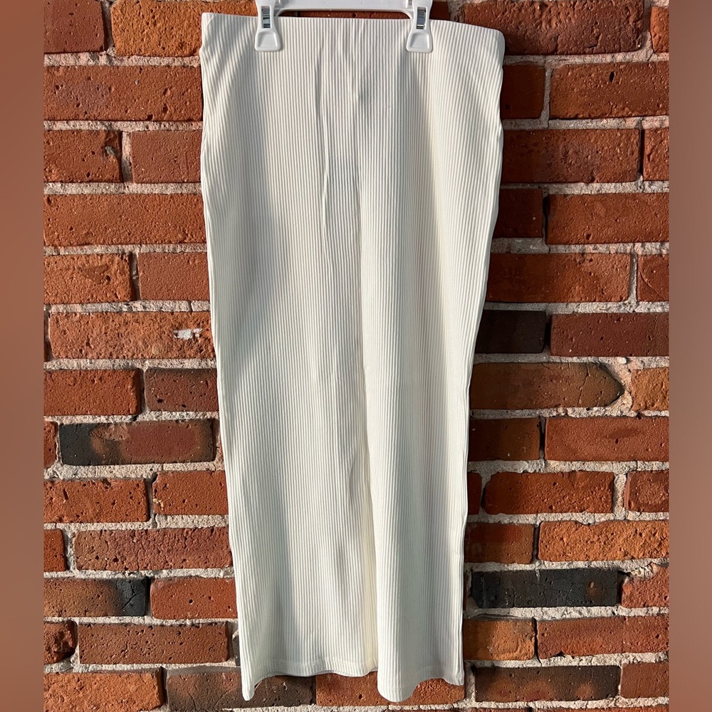 H&M White Ribbed Knit Maxi Skirt